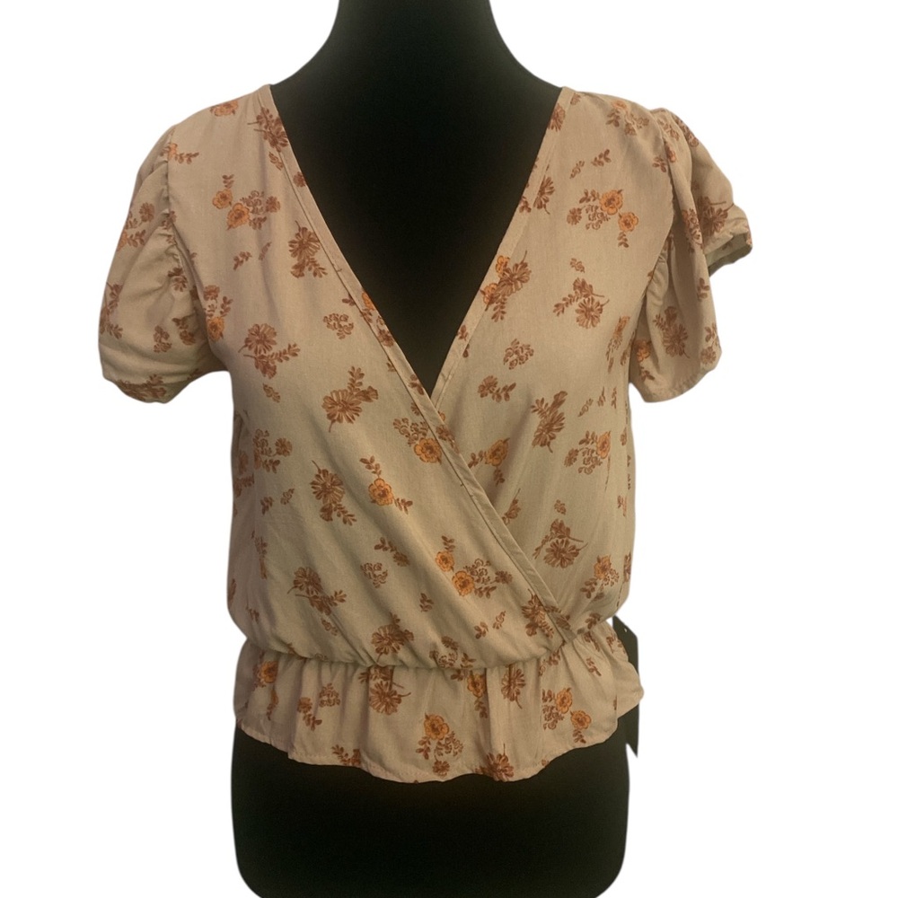 YMI COLLECTIONSFloral Wrap Top  NWT S